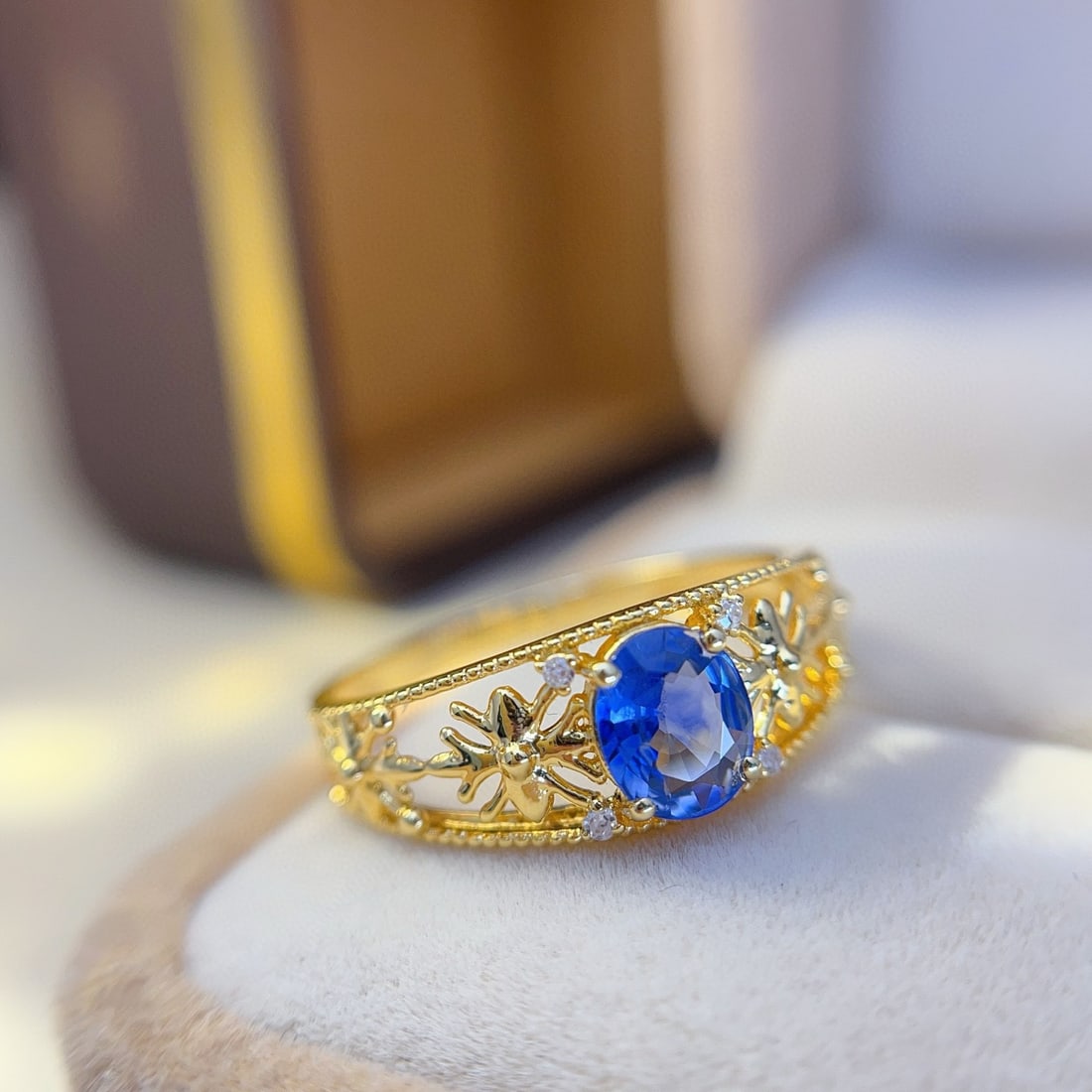 14k Gold 0.80 Ct Natural Sapphire & Diamond Ring: Ref:231031232 // gold content:14k gold // ring size:7. 25us // // main gemstone:sapphire // shape:oval // carat weight:0. 80ct // color:blue // treatment:natural // // adjacent gemstone 2 : diamond