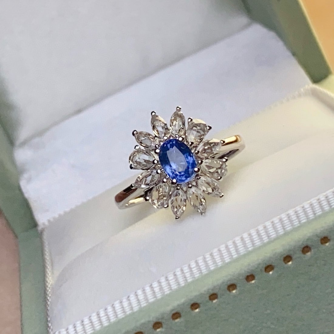 14k Gold 1.00 Ct Natural Sapphire & Sapphire Ring: Ref:231031236 // gold content:14k gold // ring size:7. 25us // // main gemstone:sapphire // shape:oval // carat weight:1. 00ct // color:blue // treatment:natural // // adjacent gemstone 2 : sapphire