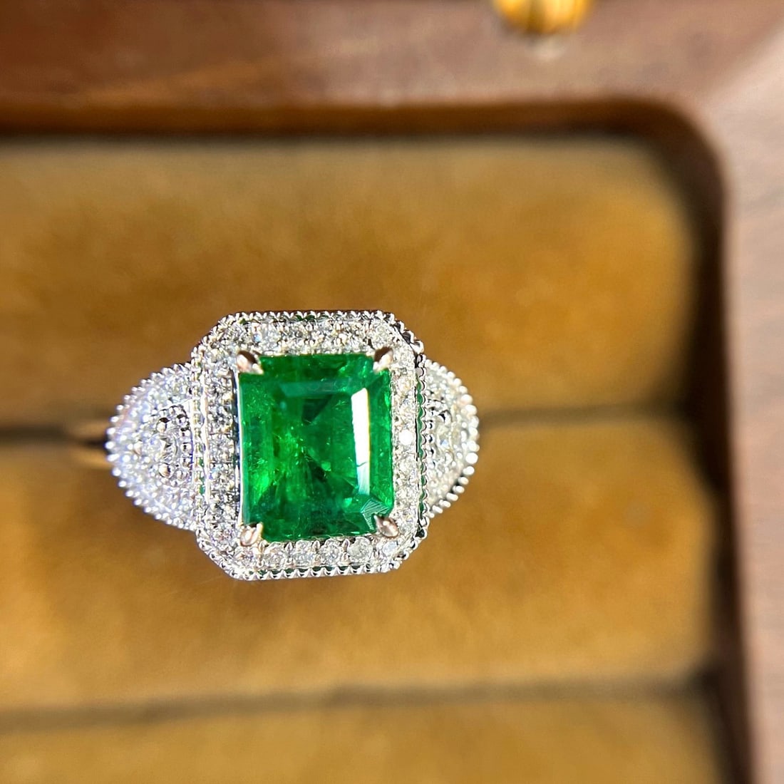 14k Gold 1.55 Ctw Vivid Green Natural Emerald & Diamond Ring - 2