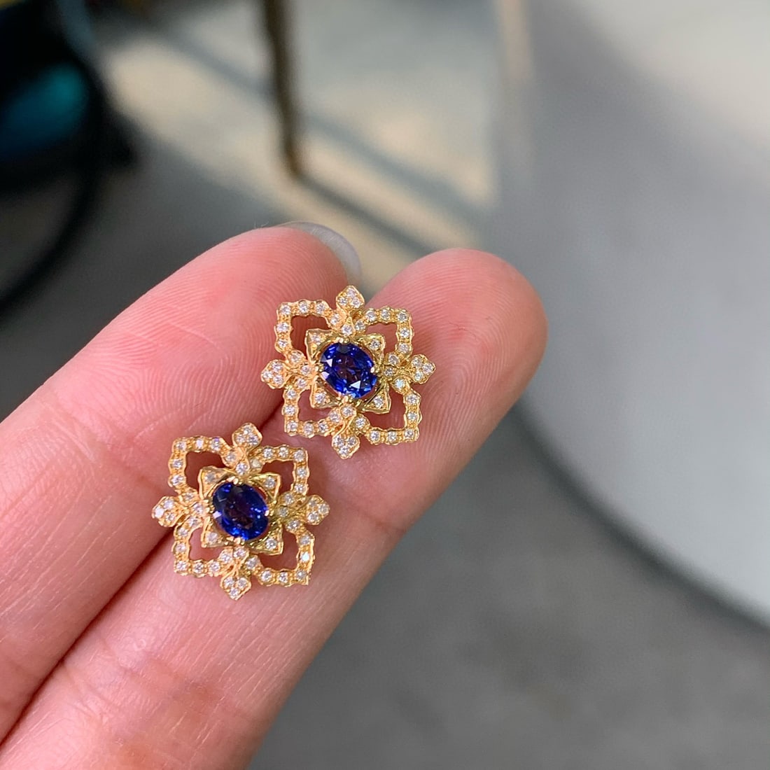 14k Gold 0.67 Ct Natural Sapphire & Diamond Earrings - 5