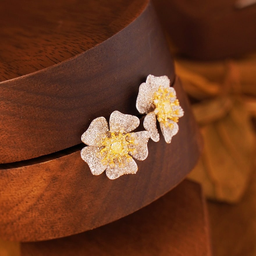 14k Gold 1.1 Ct Natural Color Diamond & Flowers Earrings - 4