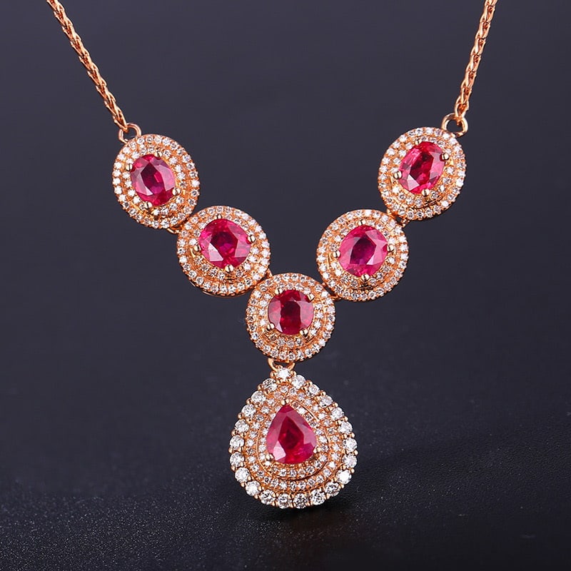 14k Gold 4.27 Ct Natural Ruby & Diamond Necklace: Ref:231032065 // gold content:14k gold // main gemstone:ruby // shape:multiply // carat weight:4. 27ct // color:red // treatment:natural // // adjacent gemstone 2 : diamond // shape:round // clarity