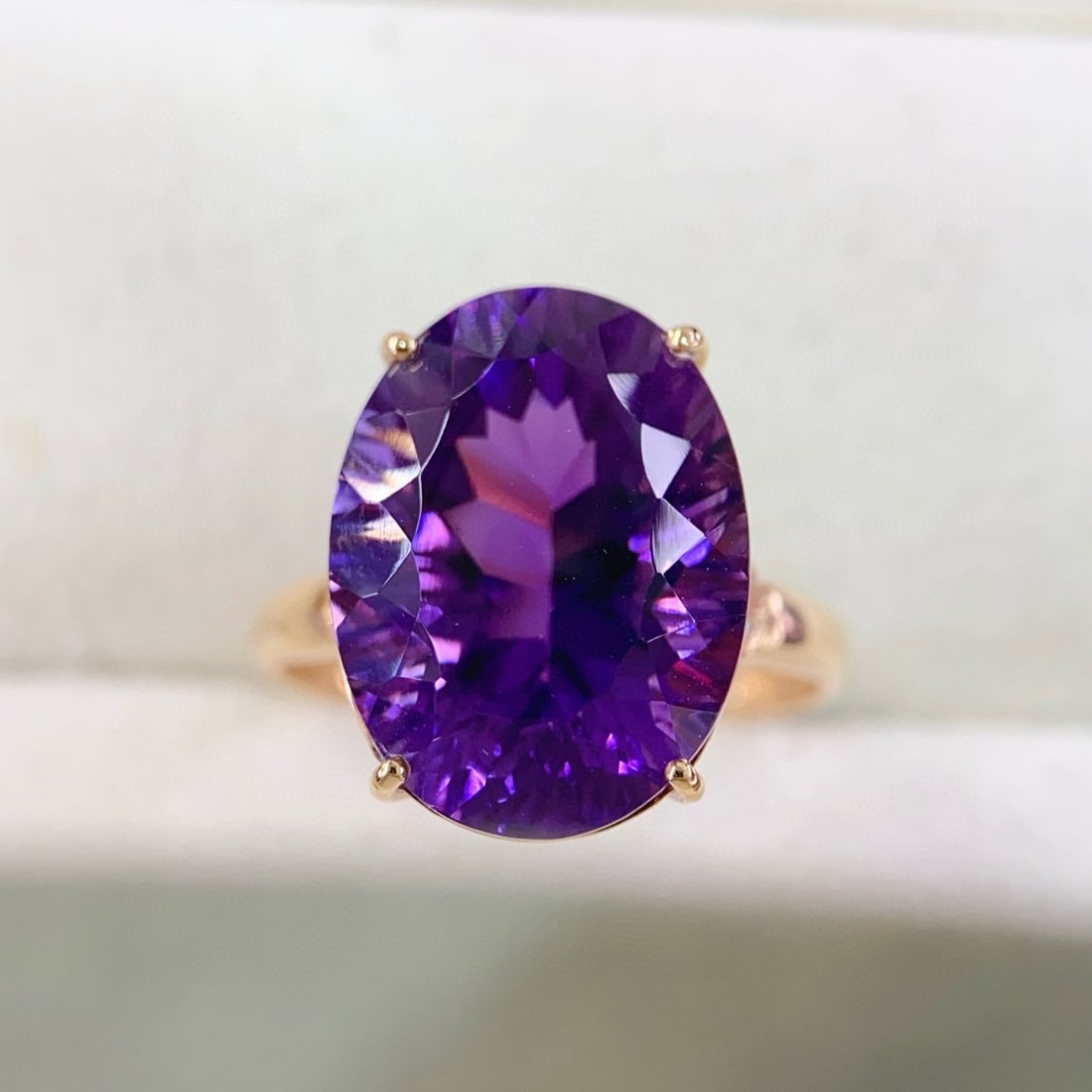 14k Gold 9.42 Ctw Natural Amethyst & Diamond Ring: Ref:231032073 // gold content:14k gold // ring size:7. 25us // // main gemstone:amethyst // shape:oval // carat weight:9. 4ct // color:purple // treatment:natural // // adjacent gemstone 2 : diamond