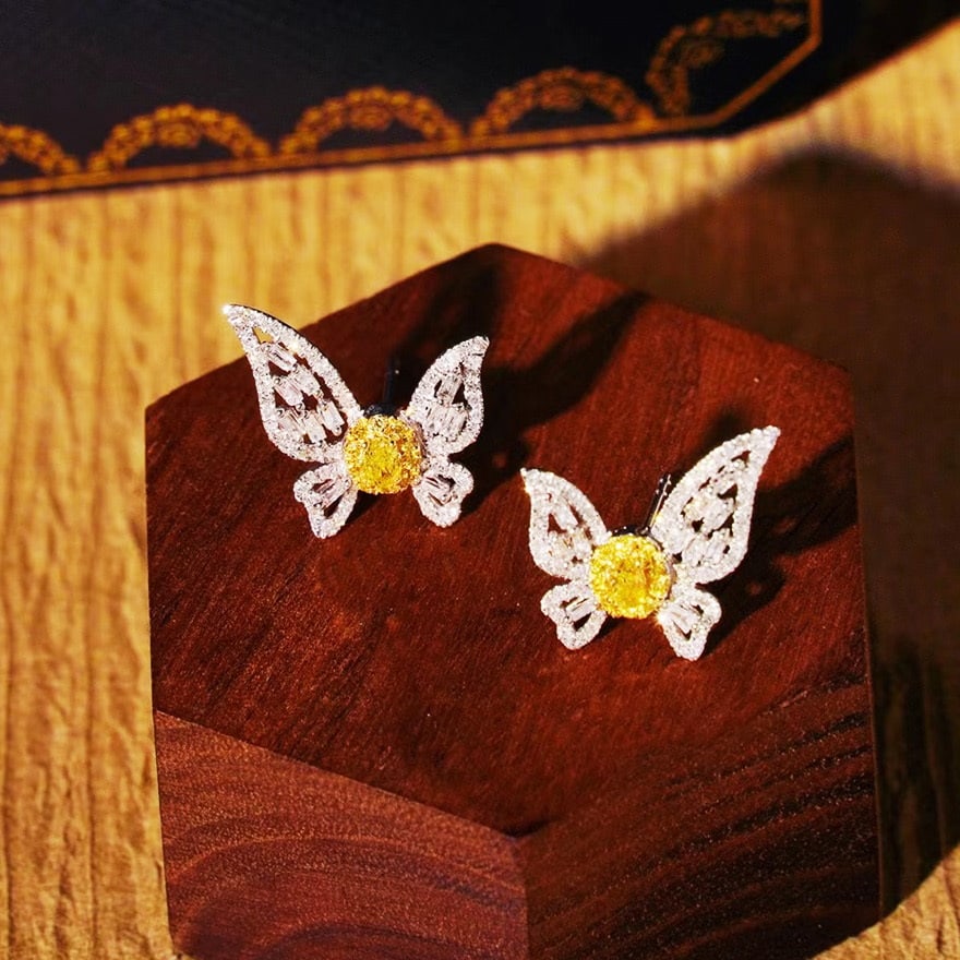 14k Gold 0.86 Ct Natural Color Diamond Earrings - 4