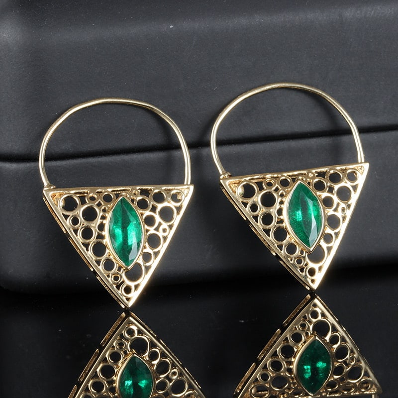 14k Gold 1.2 Ct Vivid Green Natural Emerald Earrings: Ref:231032120 // gold content:14k gold // main gemstone:emerald // shape:marquise // carat weight:1. 2ct // color:vivid green // treatment:natural // Low Estimate: 2600 Condition: New High Estimate: 4