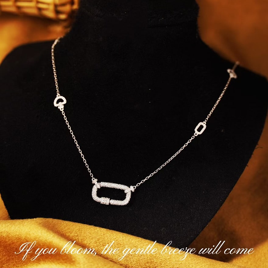 14k Gold 0.6 Ct Natural H Diamond Necklace: Ref:231032158 // gold content:14k gold // main gemstone:diamond // shape:round // carat weight:0. 6ct // clarity grade:vs-si // color:h // treatment:natural // cut grade:g // Low Estimate: 3300 High