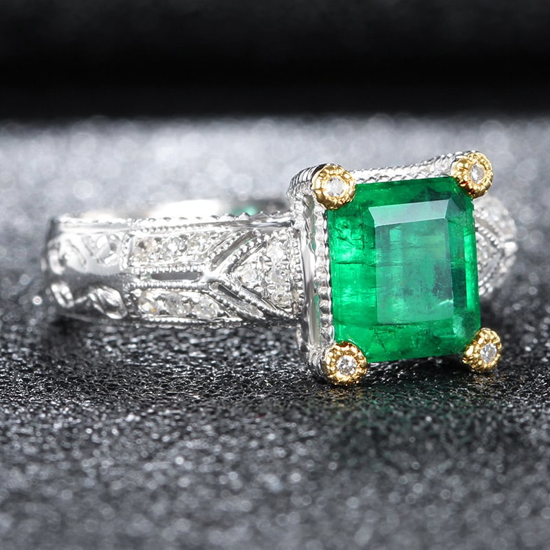 14k Gold 1.3 Ct Natural Emerald & Diamond Ring - 3