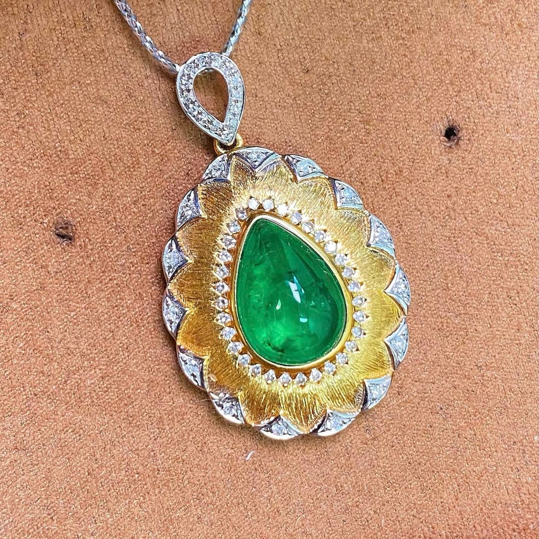 14k Gold 2.98 Ctw Vivid Green Natural Emerald & Diamond Pendant( Without Chain ) - 2