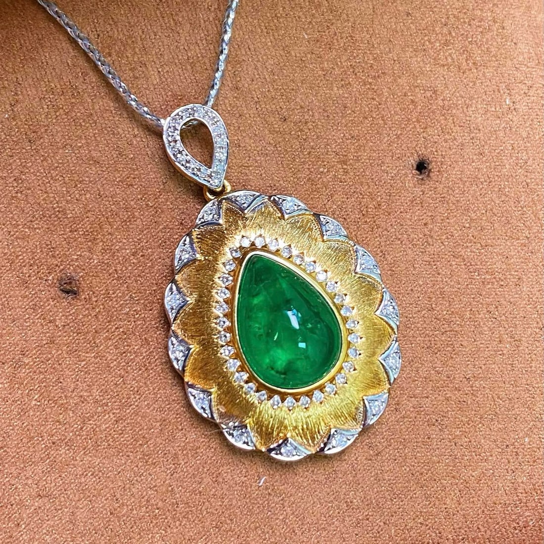 14k Gold 2.98 Ctw Vivid Green Natural Emerald & Diamond Pendant( Without Chain ) - 7