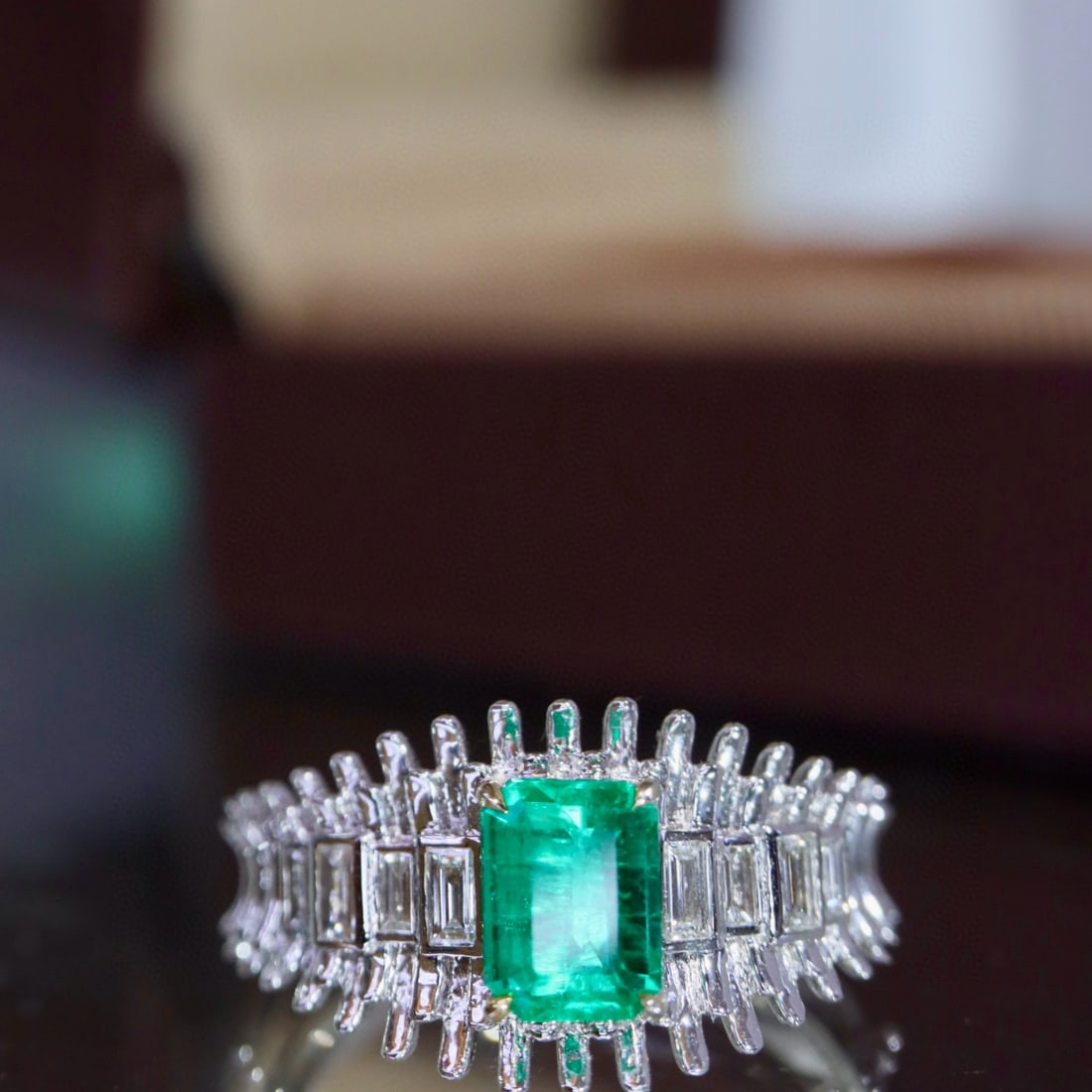 14k Gold 0.77 Ctw Natural Emerald & Diamond Ring: Ref:231032230 // gold content:14k gold // ring size:7. 25us // // main gemstone:emerald // shape:octagonal // carat weight:0. 60ct // color:green // treatment:natural // // adjacent gemstone 2 : diamo