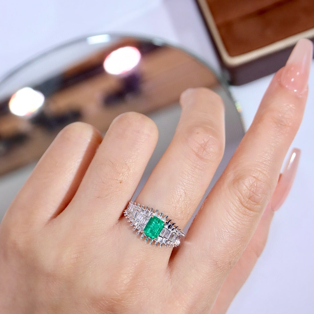 14k Gold 0.77 Ctw Natural Emerald & Diamond Ring - 4