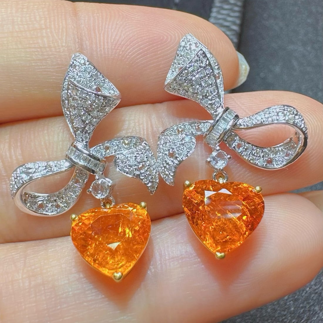 14k Gold 5.78 Ctw Natural Spessartine & Diamond Earrings: Ref:231032236 // gold content:14k gold // main gemstone:spessartine // shape:heart // carat weight:5. 18ct // color:orange // treatment:natural // // adjacent gemstone 2 : diamond // shape:multiply