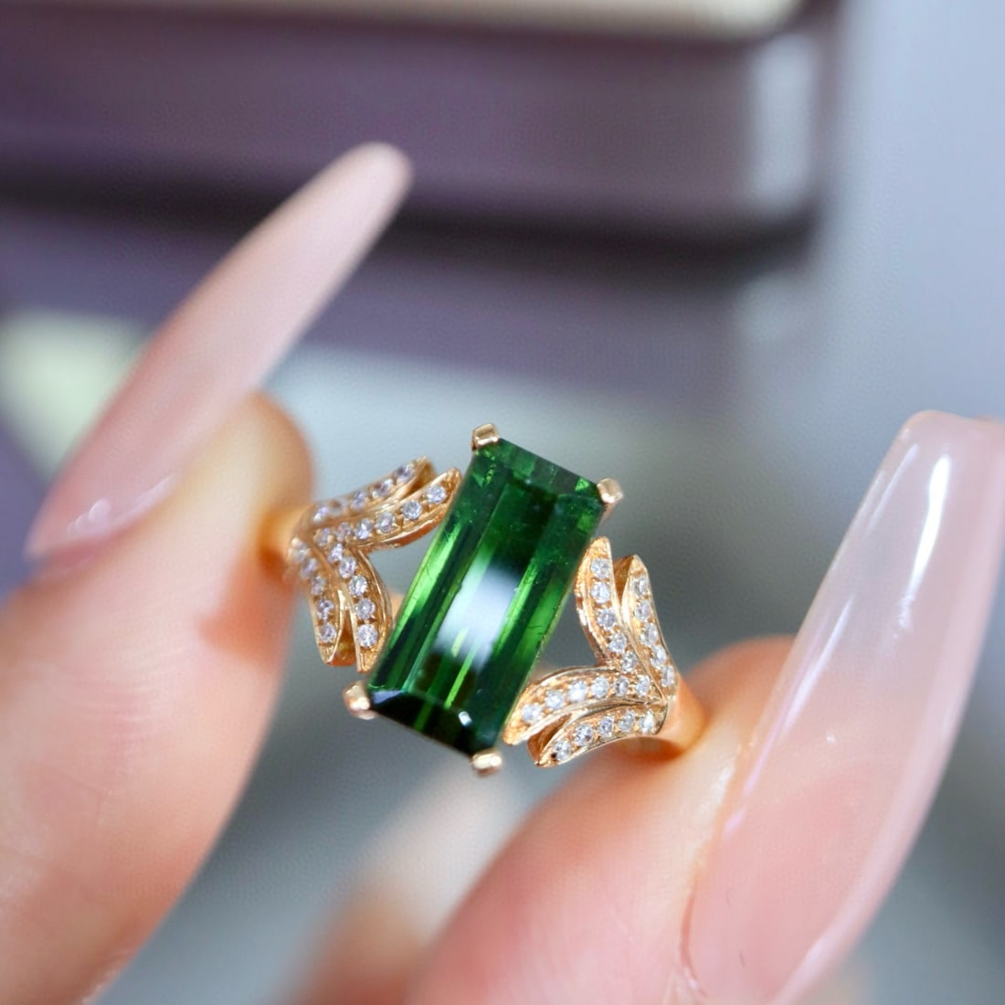 14k Gold 2.68 Ctw Natural Tourmaline & Diamond Ring: Ref:231032238 // gold content:14k gold // ring size:7. 25us // // main gemstone:tourmaline // shape:octagonal // carat weight:2. 51ct // color:green // treatment:natural // // adjacent gemstone 2 :