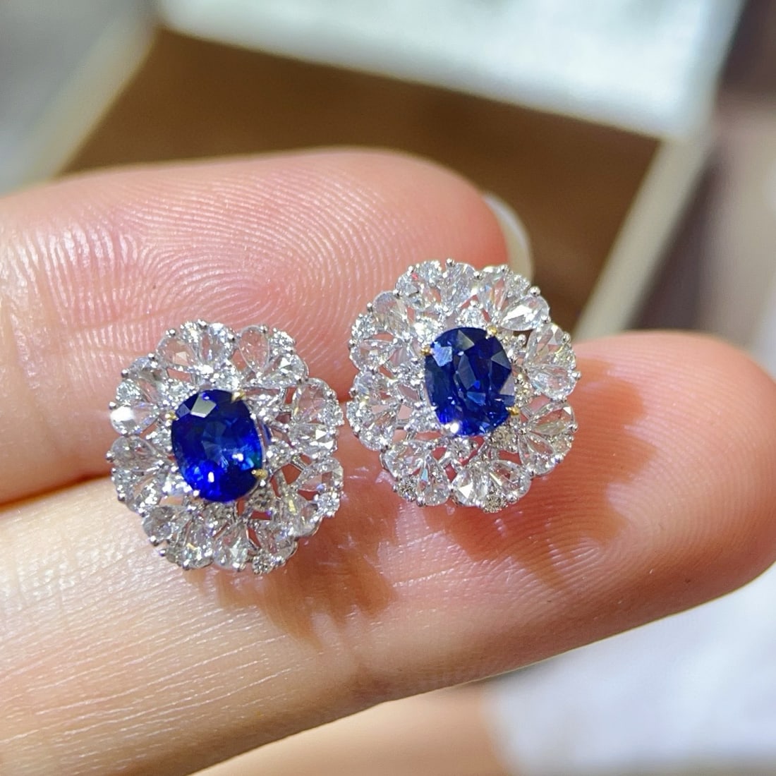 14k Gold 2.2 Ctw Vivid Blue Natural Sapphire & Diamond Earrings - 3