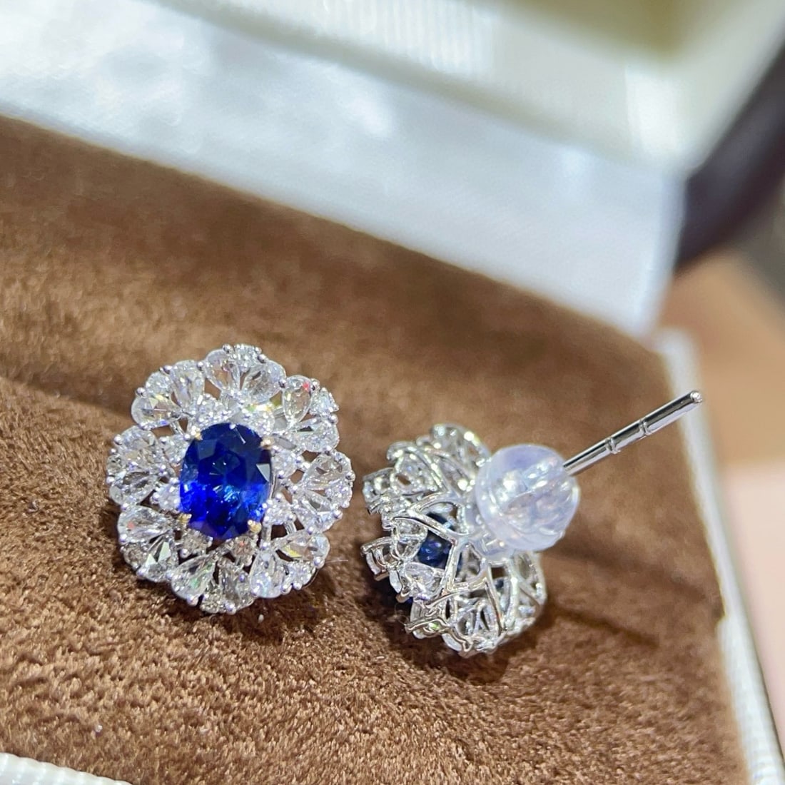 14k Gold 2.2 Ctw Vivid Blue Natural Sapphire & Diamond Earrings - 4