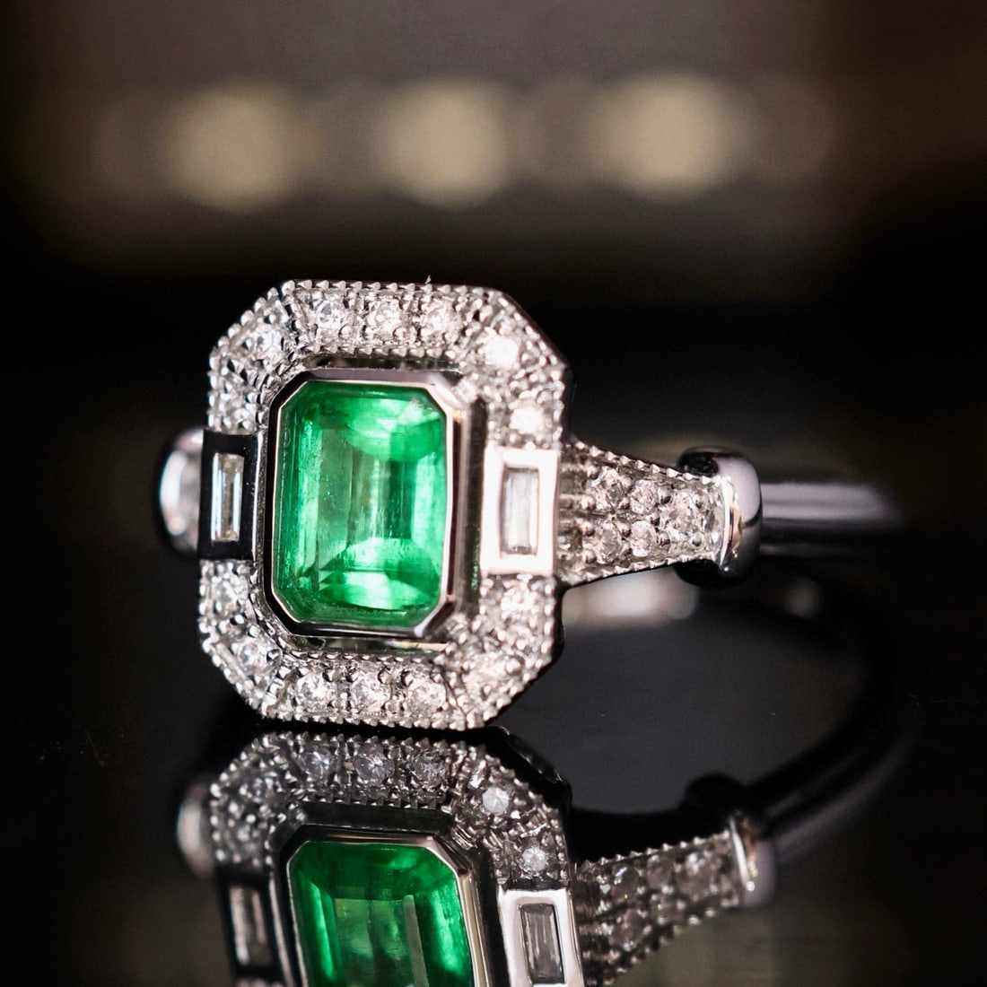 14k Gold 0.88 Ctw Natural Emerald & Diamond Ring - 2