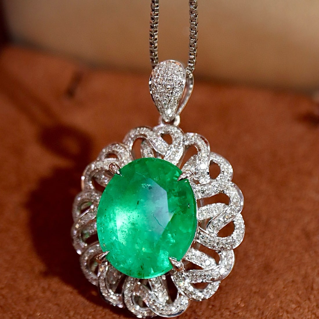 14k Gold 6.40 Ctw Natural Emerald & Diamond Pendant( Without Chain ) - 2