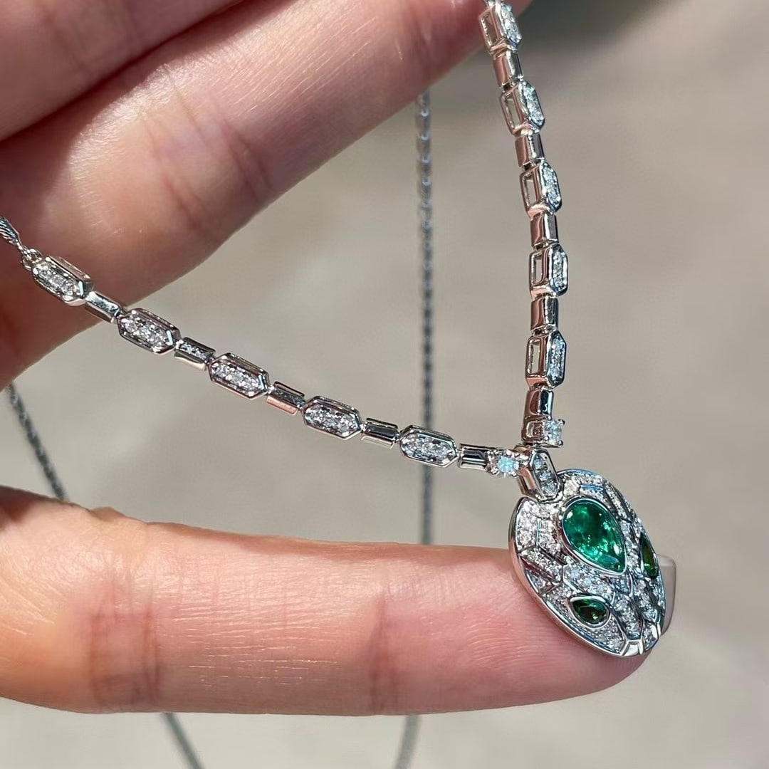 14k Gold 0.3 Ct Natural Emerald & Diamond Necklace - 4