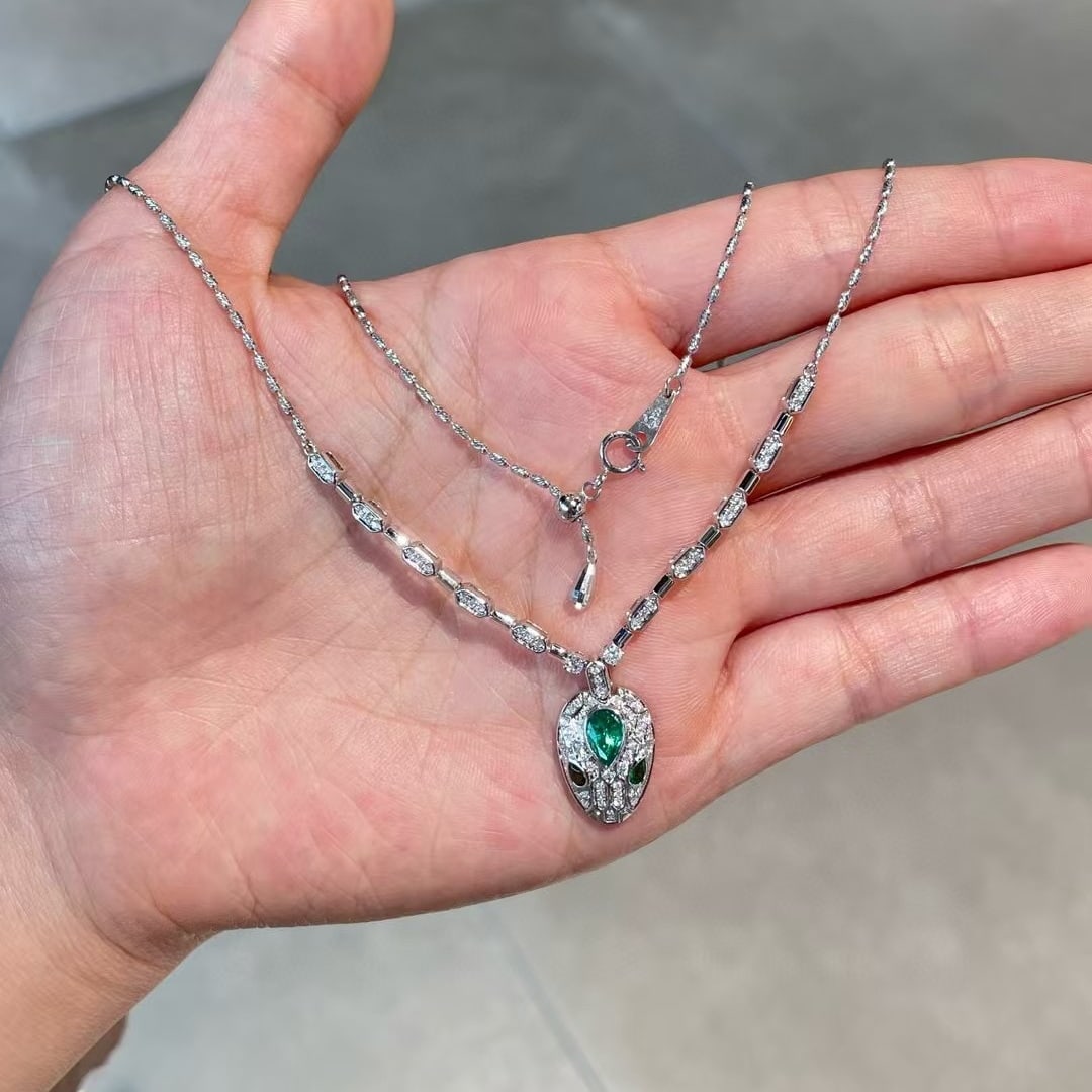 14k Gold 0.3 Ct Natural Emerald & Diamond Necklace - 7