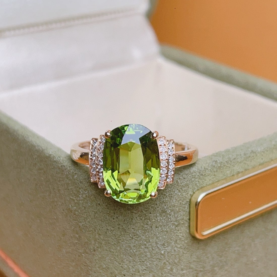14k Gold 3.35 Ct Natural Tourmaline & Diamond Ring: Ref:231032276 // gold content:14k gold // ring size:7. 25us // // main gemstone:tourmaline // shape:oval // carat weight:3. 35ct // color:green // treatment:natural // // adjacent gemstone 2 :