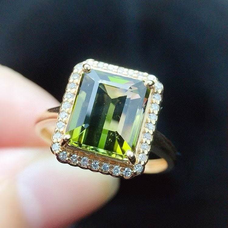 14k Gold 4.7 Ct Natural Tourmaline & Diamond Ring: Ref:231032277 // gold content:14k gold // ring size:7. 25us // // main gemstone:tourmaline // shape:octagonal // carat weight:4. 7ct // color:green // treatment:natural // // adjacent gemstone 2 :