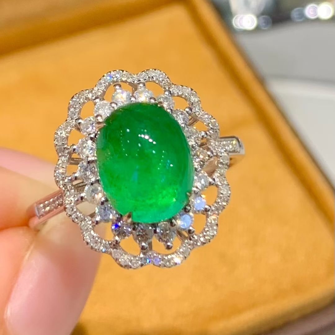 14k Gold 2 Ct Vivid Green Natural Emerald & Diamond Ring: Ref:231032293 // gold content:14k gold // ring size:7. 25us // // main gemstone:emerald // shape:oval // carat weight:2ct // color:vivid green // treatment:natural // // adjacent gemstone 2 : diamond 