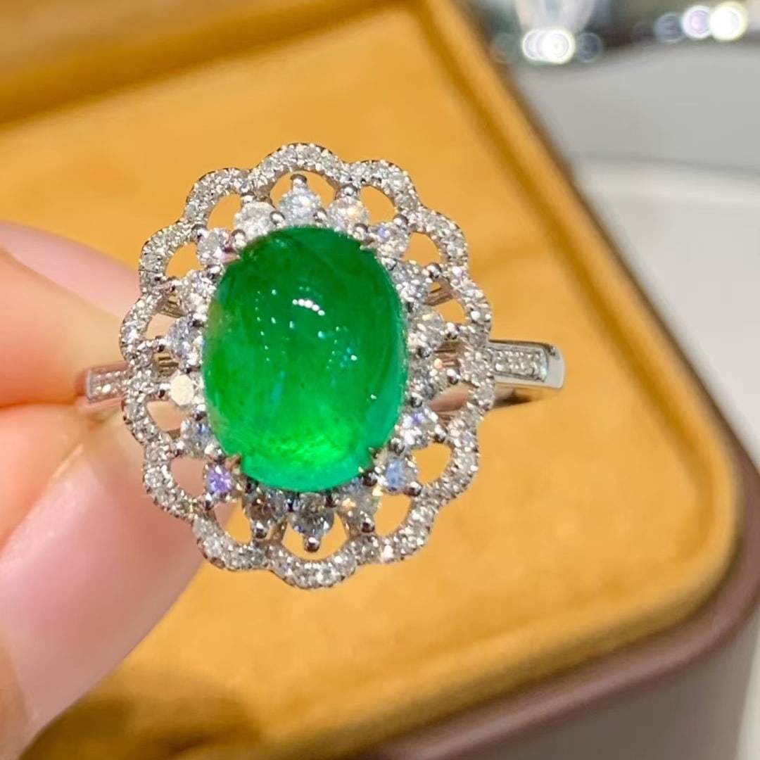 14k Gold 2 Ct Vivid Green Natural Emerald & Diamond Ring - 2