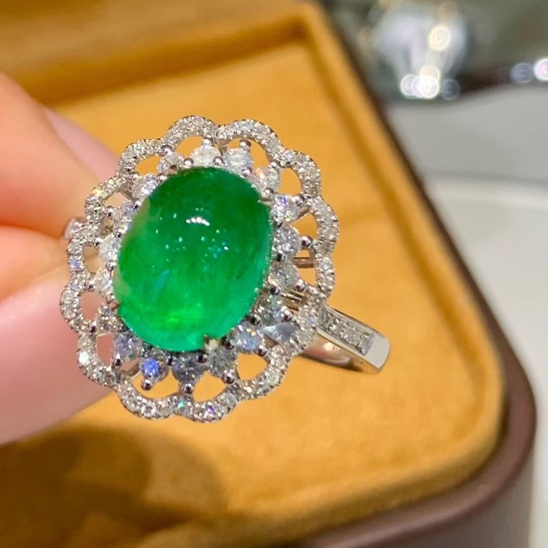 14k Gold 2 Ct Vivid Green Natural Emerald & Diamond Ring - 3