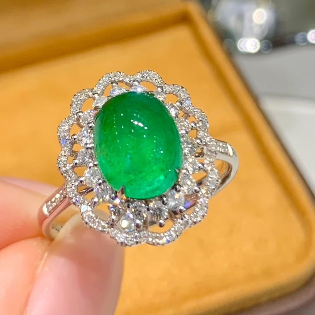 14k Gold 2 Ct Vivid Green Natural Emerald & Diamond Ring - 4