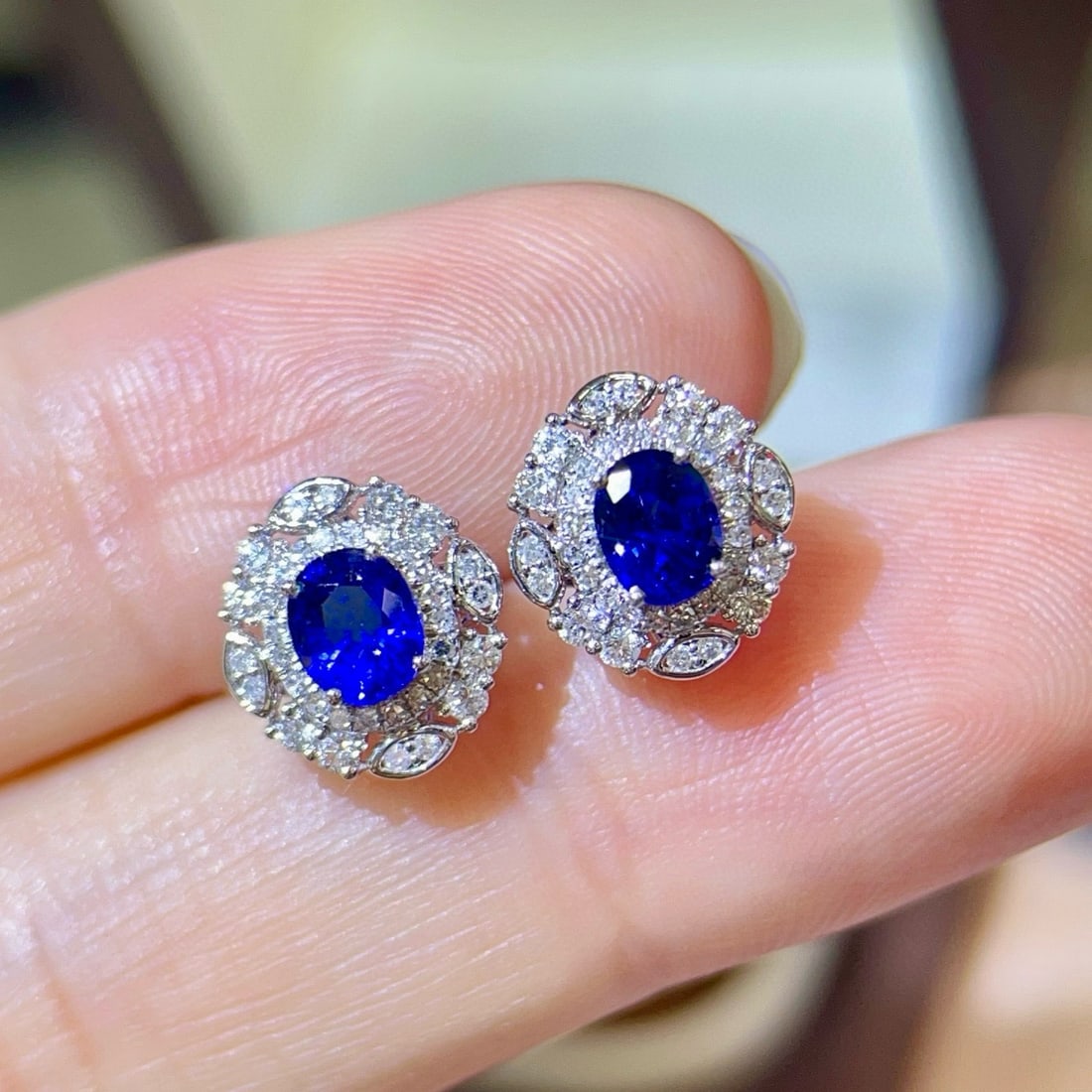 14k Gold 1.53 Ctw Vivid Blue Natural Sapphire & Diamond Earrings - 4