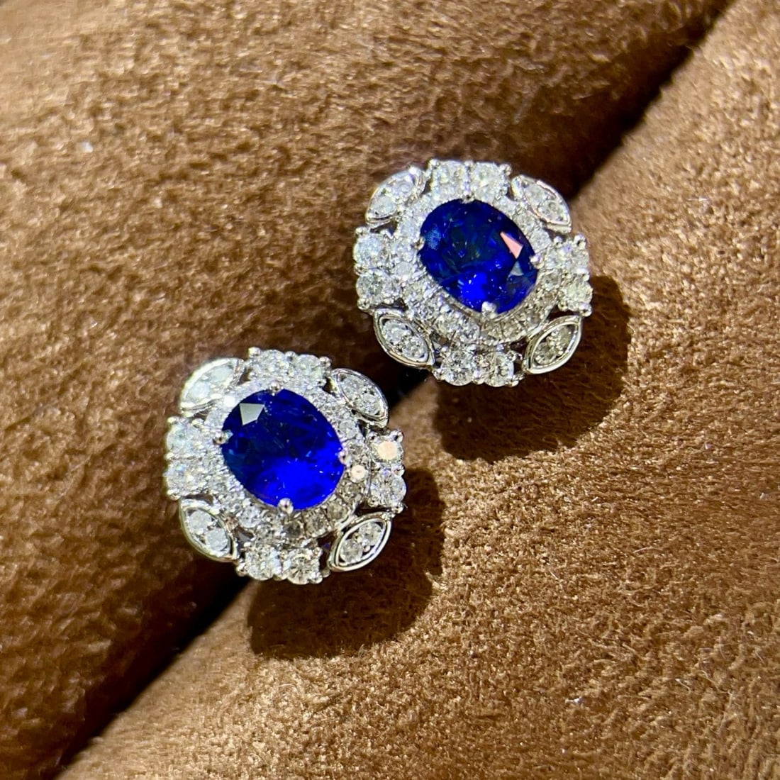 14k Gold 1.53 Ctw Vivid Blue Natural Sapphire & Diamond Earrings - 5