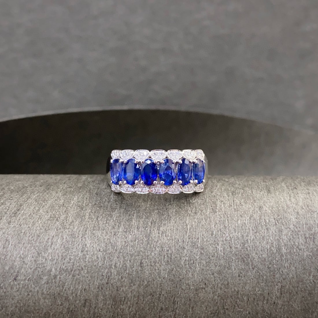 14k Gold 1.93 Ctw Natural Sapphire & Diamond Ring: Ref:231032334 // gold content:14k gold // ring size:7. 25us // // main gemstone:sapphire // shape:oval // carat weight:1. 8ct // color:royal blue // treatment:natural // // adjacent gemstone 2 :