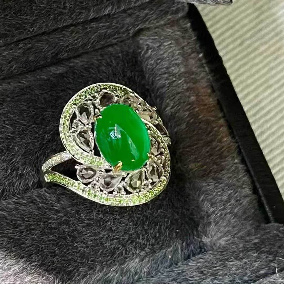 14k Gold 2.6 Ct Vivid Green Natural Emerald & Diamond & Sapphire & Tsavorite Ring - 2
