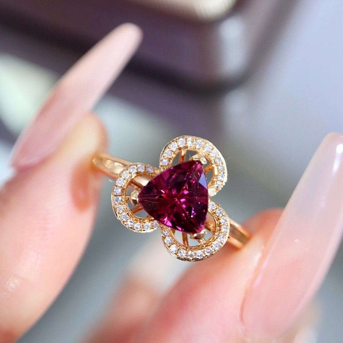 14k Gold 1.8 Ct Natural Tourmaline & Diamond Ring: Ref:231032361 // gold content:14k gold // ring size:7. 25us // // main gemstone:tourmaline // shape:triangle // carat weight:1. 8ct // color:red // treatment:natural // // adjacent gemstone 2 :
