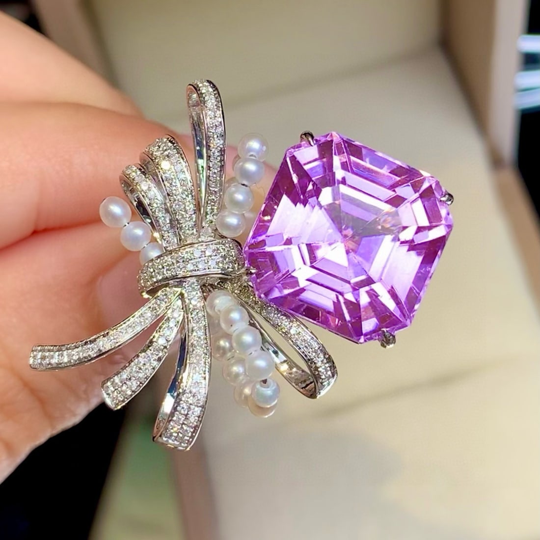 14k Gold 16.6 Ct Natural Kunzite & Diamond Ring - 2