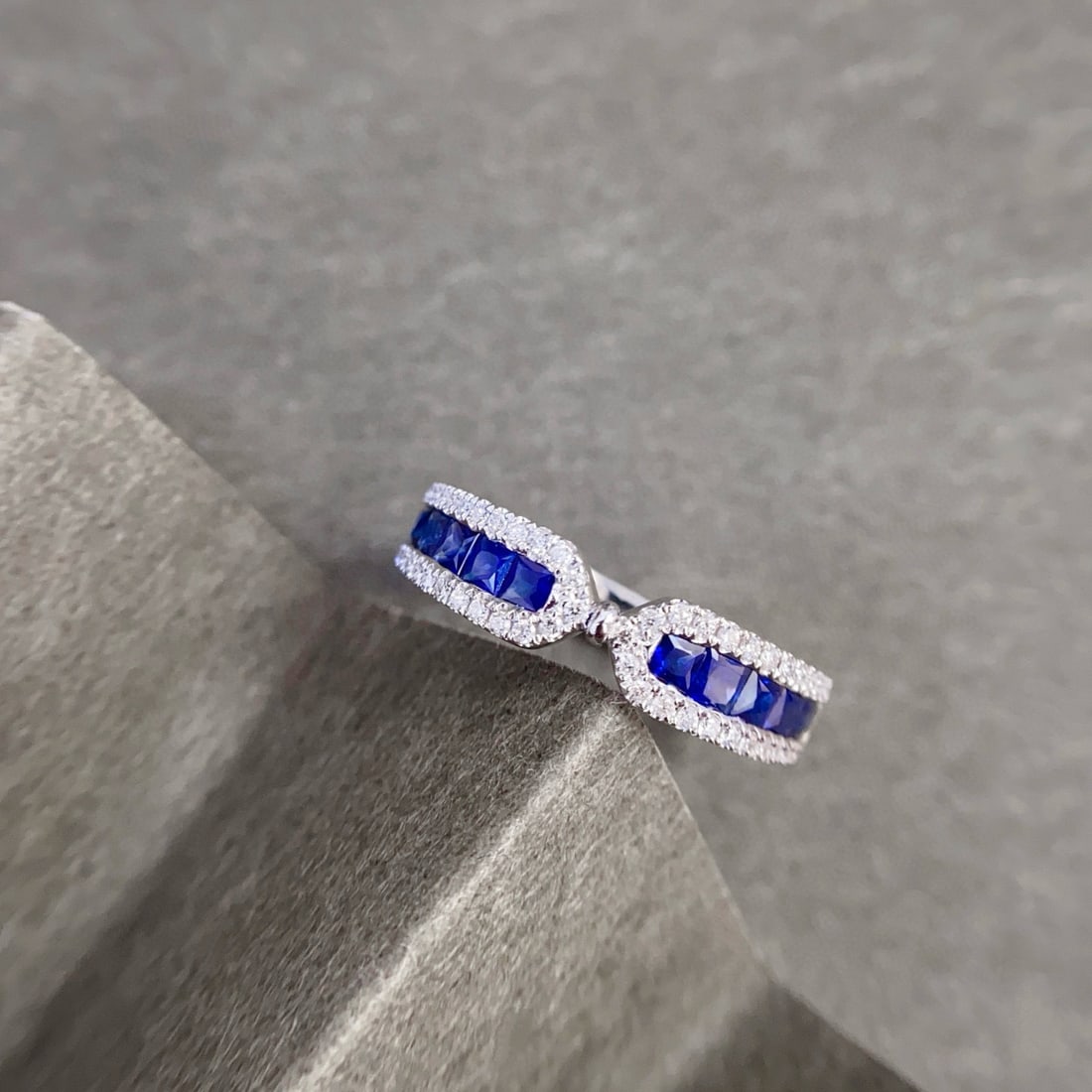 14k Gold 1.13 Ctw Natural Sapphire & Diamond Ring: Ref:231032397 // gold content:14k gold // ring size:7. 25us // // main gemstone:sapphire // shape:princess // carat weight:0. 95ct // color:royal blue // treatment:natural // // adjacent gemstone 2 :