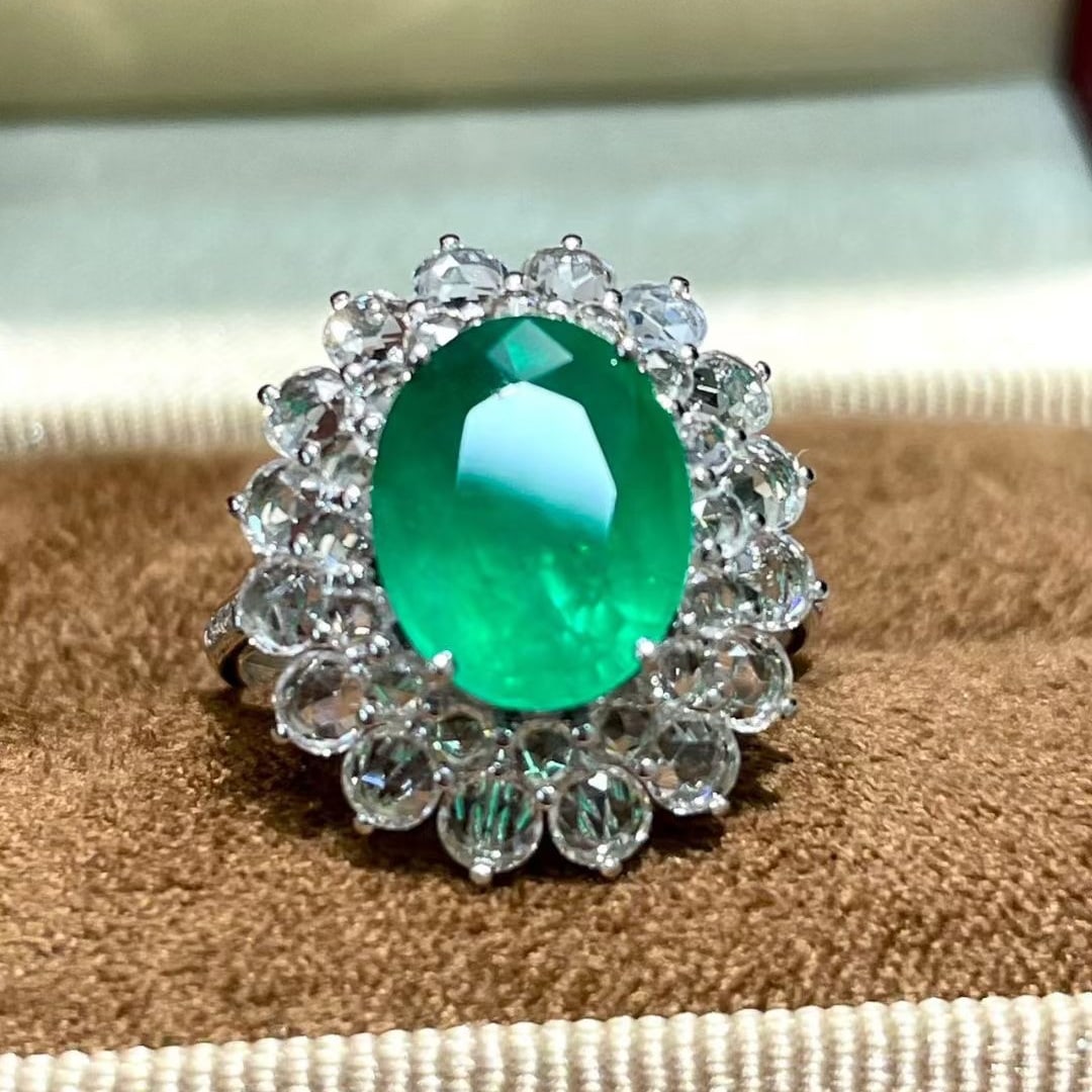 14k Gold 3.2 Ct Vivid Green Natural Emerald & Sapphire & Diamond Ring - 5