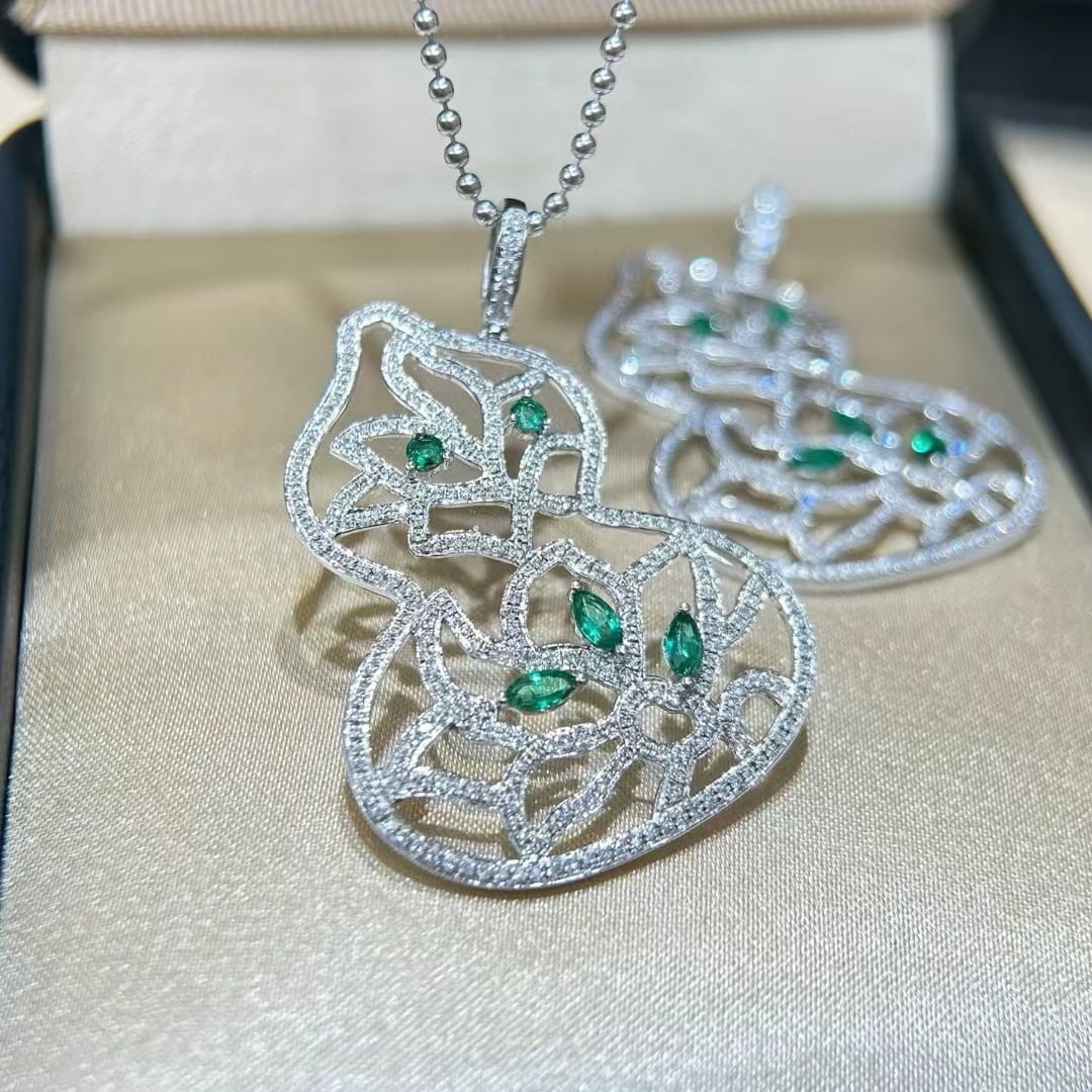 14k Gold 0.82 Ctw Natural Emerald & Diamond Pendant( Without Chain ) - 4