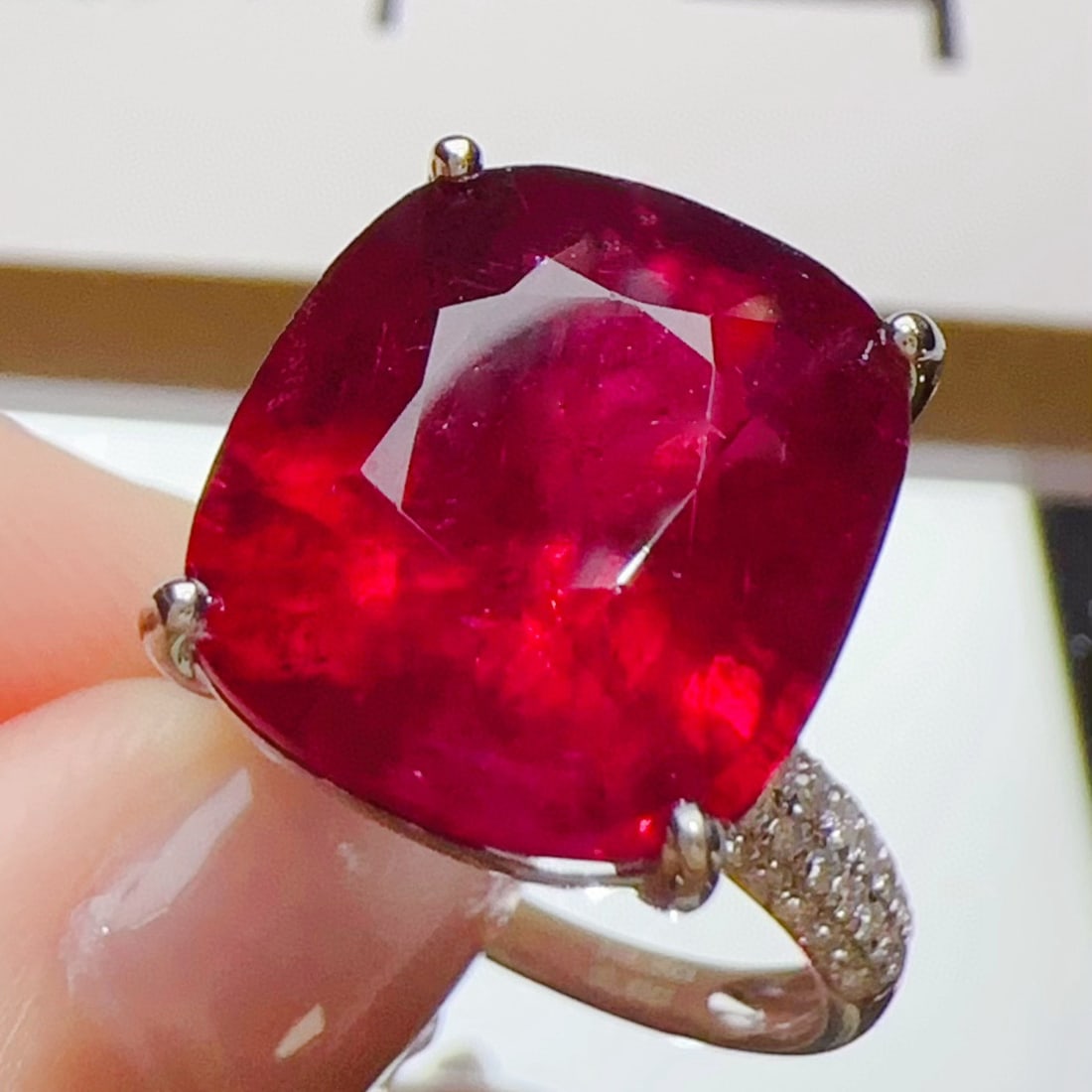 14k Gold 11.86 Ct Natural Tourmaline & Diamond Ring: Ref:231032427 // gold content:14k gold // ring size:7. 25us // // main gemstone:tourmaline // shape:cushion // carat weight:11. 86ct // color:red // treatment:natural // // adjacent gemstone 2 :