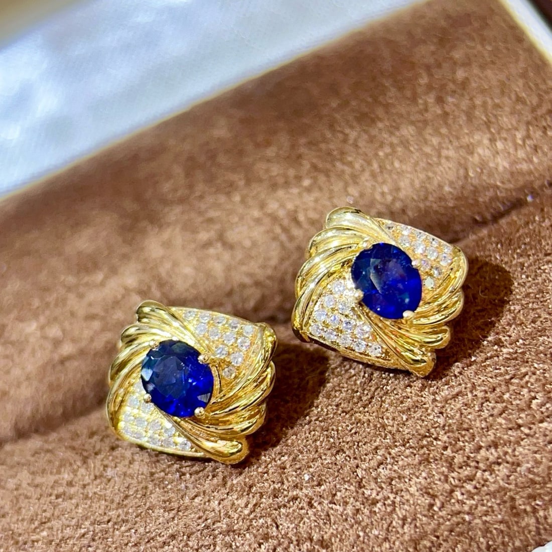 14k Gold 1.12 Ctw Vivid Blue Natural Sapphire & Diamond Earrings - 2
