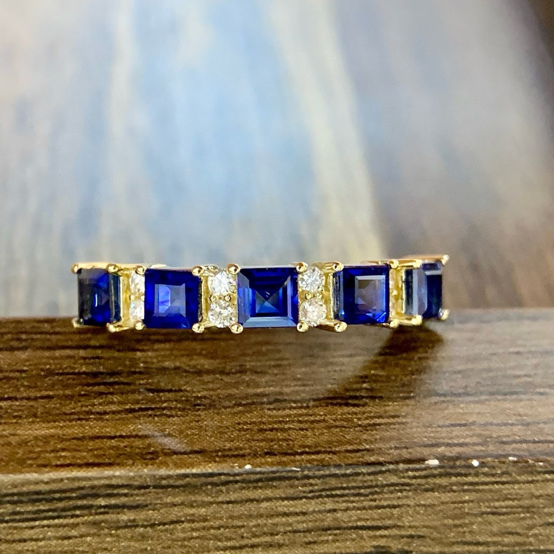 14k Gold 1.12 Ctw Vivid Blue Natural Sapphire & Diamond Ring: Ref:231032444 // gold content:14k gold // ring size:7. 25us // // main gemstone:sapphire // shape:square // carat weight:1. 06ct // color:vivid blue // treatment:natural // // adjacent gemstone 2 :