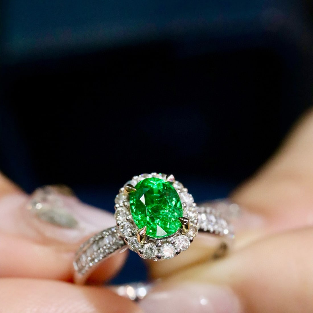 14k Gold 1.77 Ctw Vivid Green Natural Tsavorite & Diamond Ring - 2