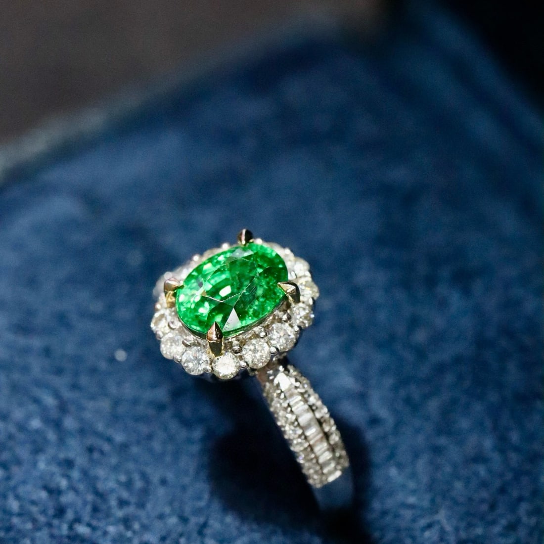 14k Gold 1.77 Ctw Vivid Green Natural Tsavorite & Diamond Ring - 6