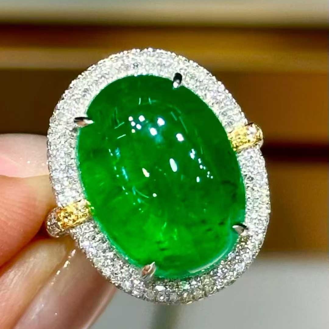 14k Gold 12.6 Ct Vivid Green Natural Emerald & Diamond Ring - 4