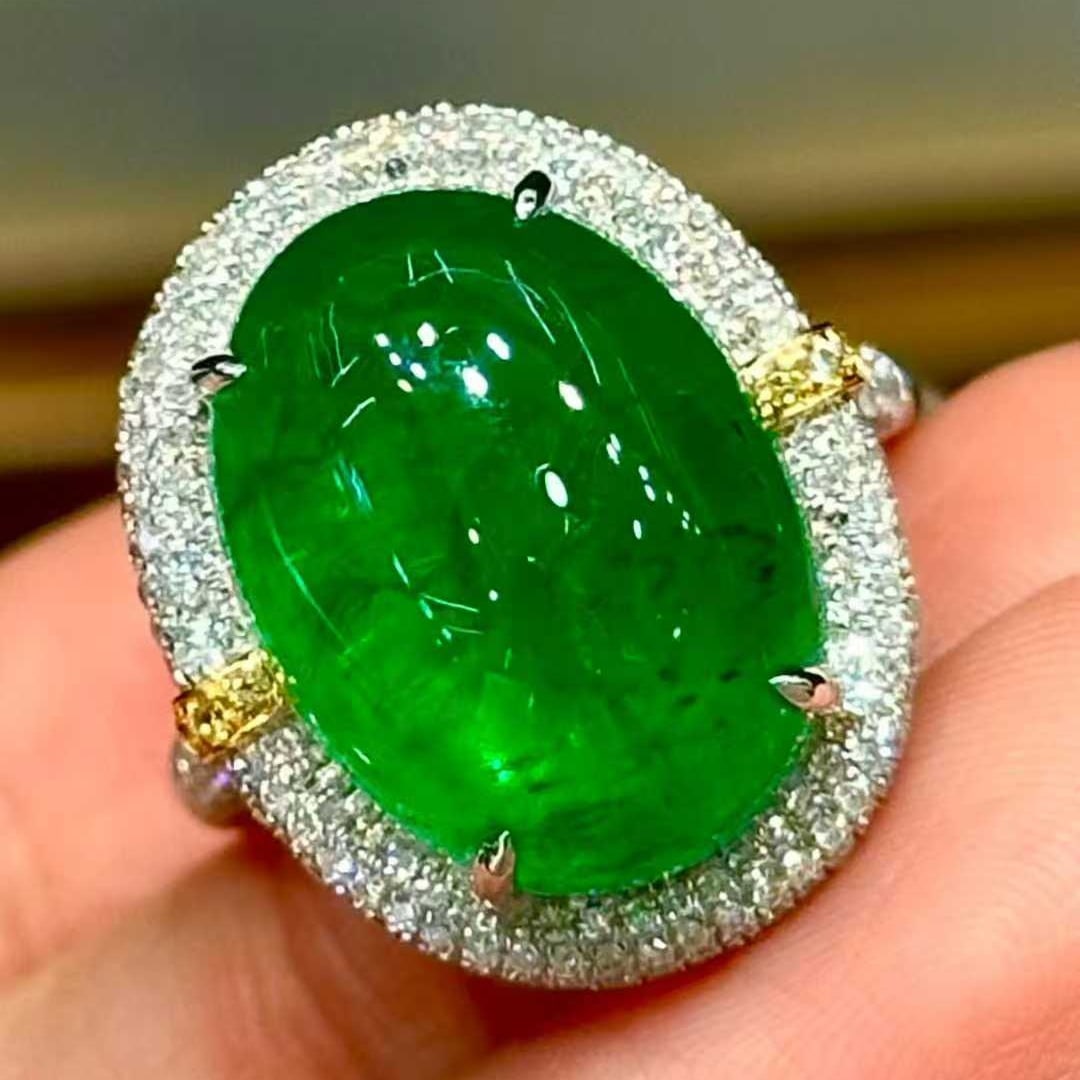 14k Gold 12.6 Ct Vivid Green Natural Emerald & Diamond Ring - 6