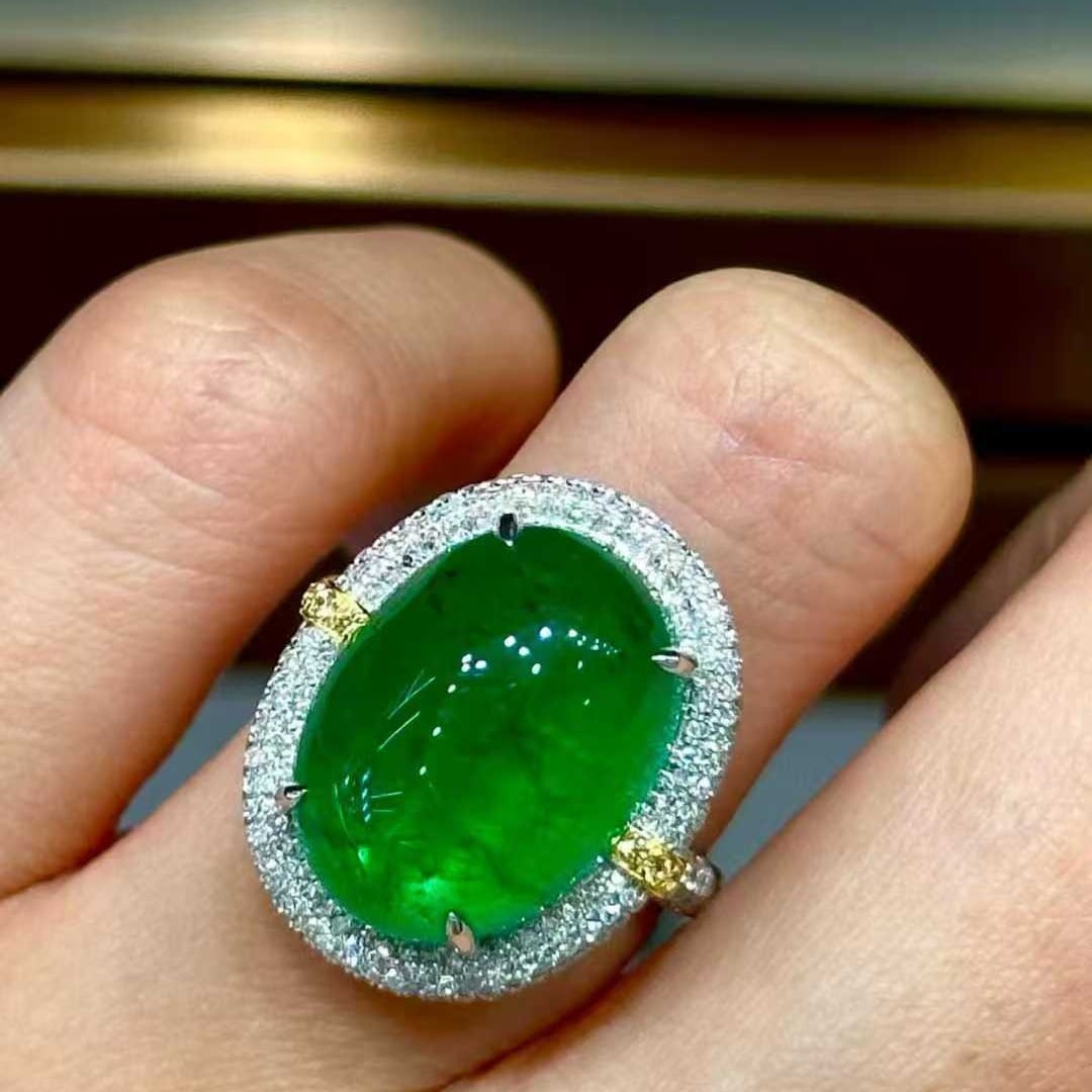 14k Gold 12.6 Ct Vivid Green Natural Emerald & Diamond Ring - 7