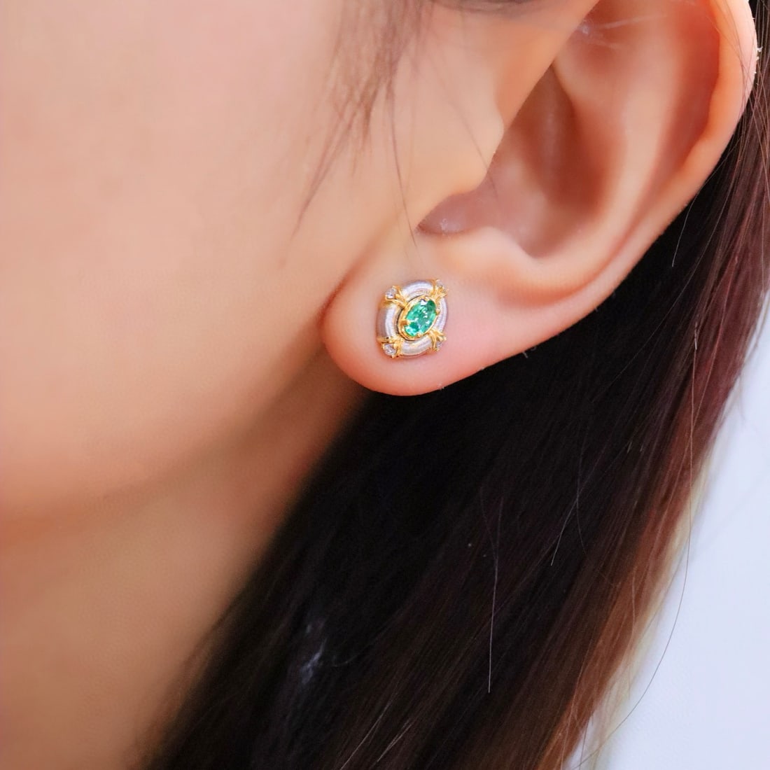 14k Gold 0.58 Ctw Natural Emerald & Diamond Earrings - 6