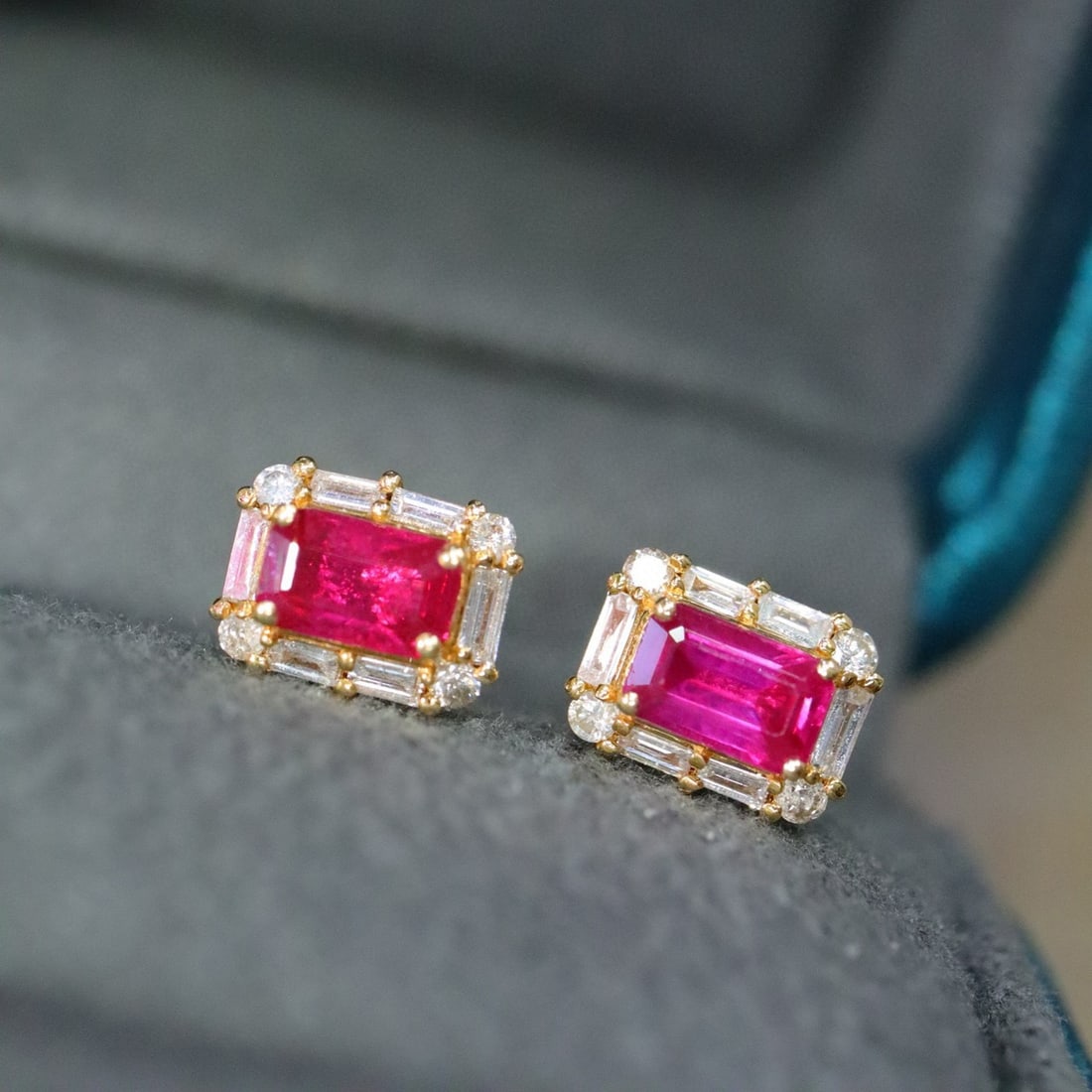 14k Gold 0.94 Ctw Natural Ruby & Diamond Earrings - 6