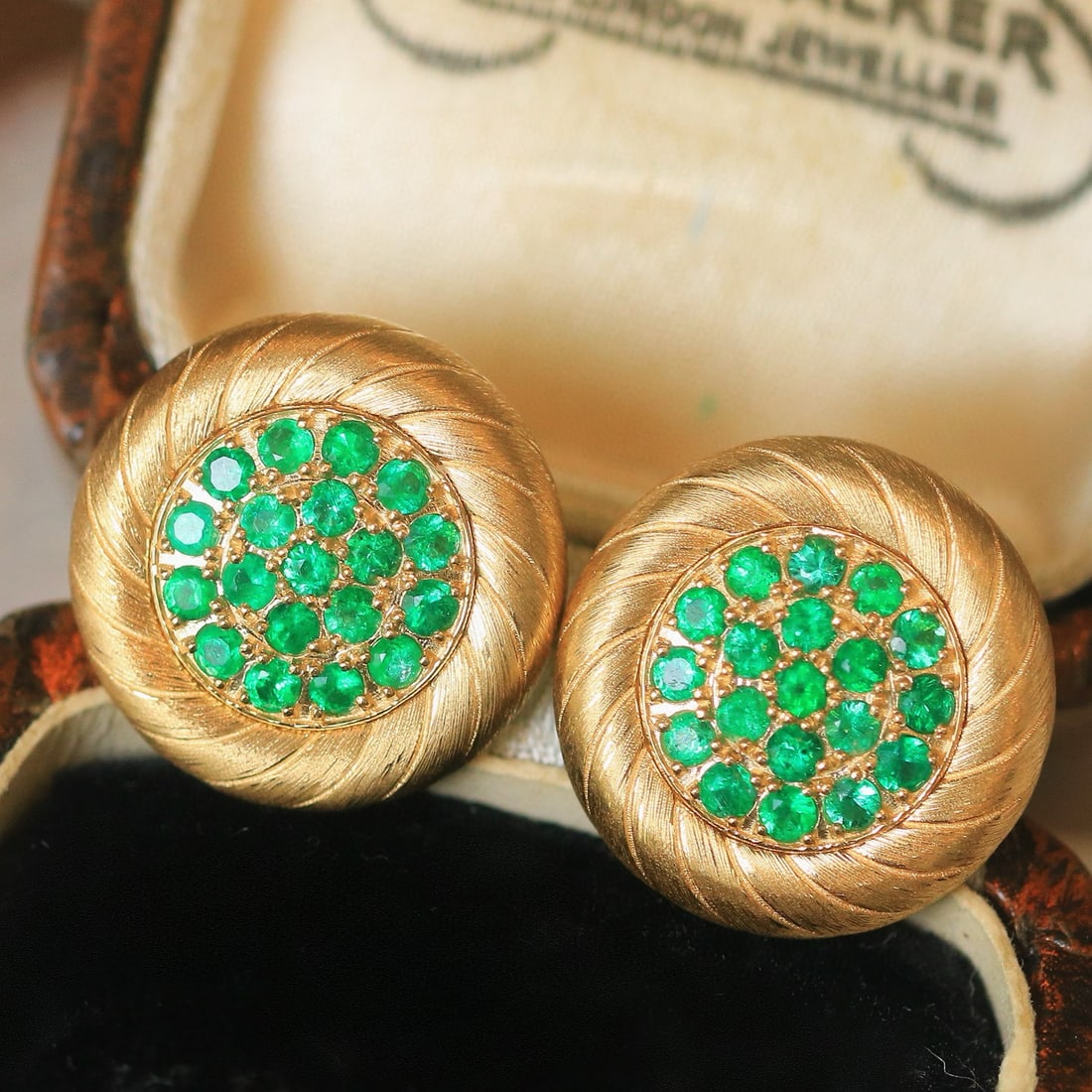 14k Gold 0.8 Ct Natural Emerald Earrings - 2
