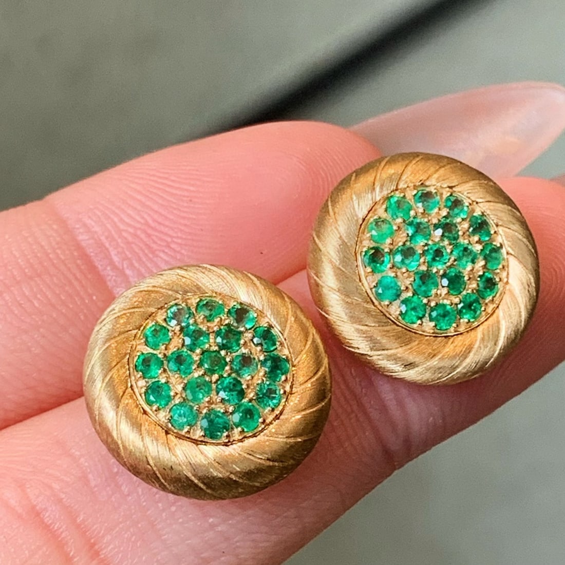 14k Gold 0.8 Ct Natural Emerald Earrings - 4